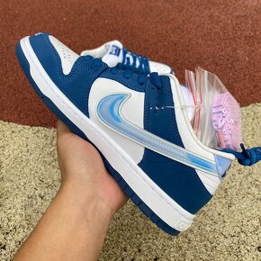 Nike SB Dunk Low Born x Raised - 4