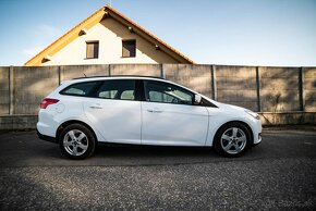 Ford Focus Kombi 1.5 TDCi Duratorq 120k ST Line PowerShift - 4