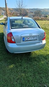 Hyundai Accent 1.4 beznín - 4