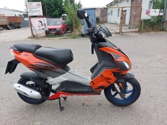 2005 APRILIA SR 50  naj.15000 KM po servisu - 4