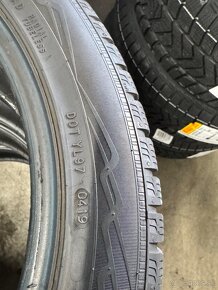 235/45R18 - 4