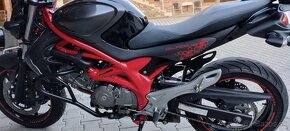 Suzuki Gladius SFV650 - 4