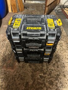 Dewalt - 4