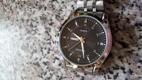 hodinky Citizen quartz dvojdatum - 4