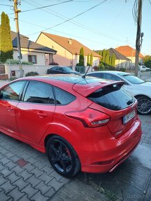 Ford Focus 1.5 Ecoboost st-line - 4