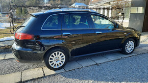 Fiat croma 1,9 jtd 88kw r.v.2008 - 4