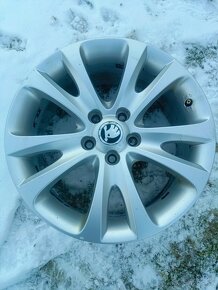 Disky Škoda 5x112 R17 Pirelli 225/50 R17 dot21 - 4