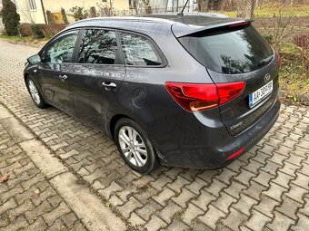 KIA Ceed sw - 4