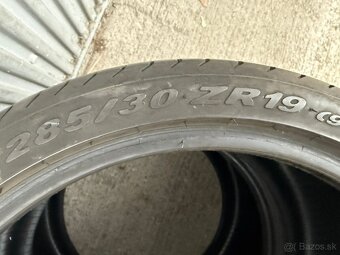 Letne pneumatiky dvojrozmer 255/35 R19 + 285/30 R19 - 4