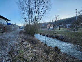 4 - izbový bungalow- 100 m2, pozemok 475 m2, Tuchyňa - 4