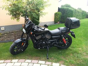 Harley Davidson Street rod - 4