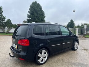 Volkswagen Touran 2.0 TDI highline r.v 2011 navi xenon - 4