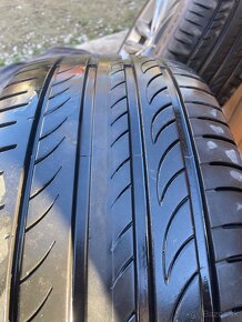 Predám letné pneu značky Pirelli  235/45 R18 + Alu disky WV - 4