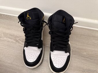 JORDAN 1 MID "WHITE POLLEN BLACK” - 4