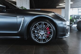 Porsche Panamera Turbo 4.8 V8 - 4