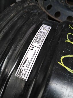 215/60 R 16 C zimné MICHELIN + plechové disky. - 4