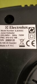 Odšťavovač Elektrolux predám na ovocie a zeleninu. - 4