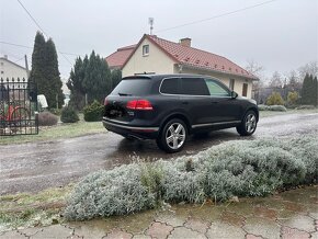 Volkswagen Touareg - 4