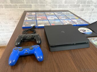 Playstation 4 PS4 s príslušenstvom a knižnicou hier - 4