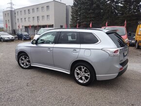 Mitsubishi Outlander 2.2 DI-D Intense 4x4 7m - 4