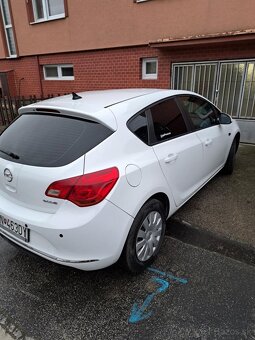 Opel Astra J 1.6 tdci - 4