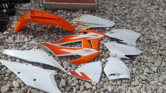 KTM plasty 100eur/sada - 4