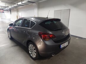 Opel Astra 1.4 Turbo 140k Cosmo rv.2011 - 4