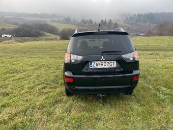 Mitsubishi Outlander - 4