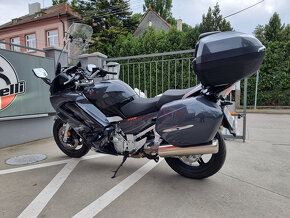 Yamaha FJR 1300 - 4