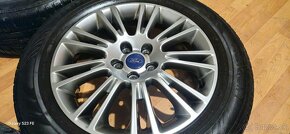 Predám krásnu alu. sadu Ford Kuga R17, TPMS, pneu - 4