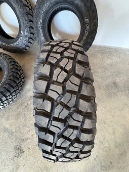 BF Goodrich Mud-Terrain 235/75r15 - 4