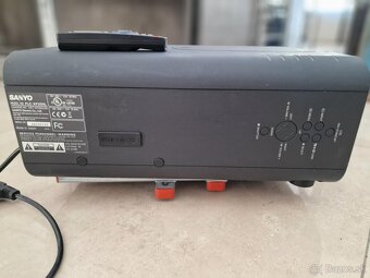 Sanyo PLC-XP200L Projektor - 4