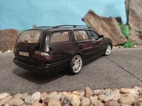 prodám model 1:18 mercedes benz e class combi - 4