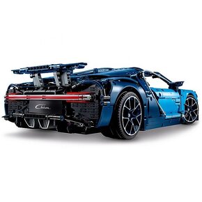 LEGO Technic 42083 Bugatti Chiron - 4