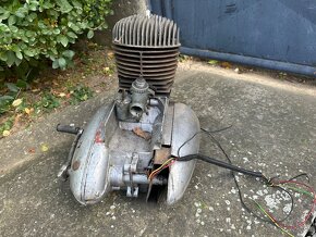 Motor na Jawa 250 / 559 - 4