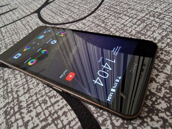 HTC Desire 10 - 4