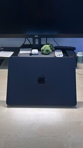 Macbook M3 - 4