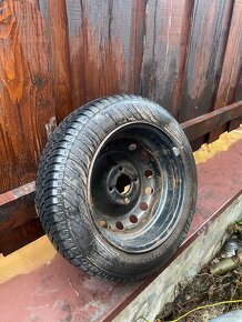 Predám rezervné koleso 4x108 R14 s pneumatikou 165/65R14 - 4