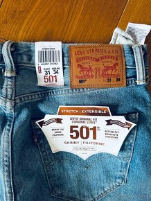 Nové bledomodré rifle LEVIS 501 originál w31 l34 s vysačkami - 4