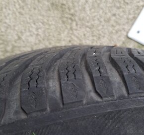 Zimné pneumatiky 235/50 r18 2 ks - 4