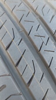 245/45 R19 Goodyear EfficientGrip Performance SUV - 4