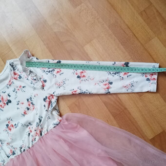 Dievčenské šaty premerané viď.foto - 4