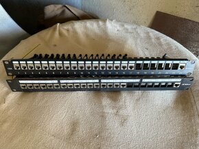 IP kamery Kedacom/ drziaky, kable, Patch panel - 4