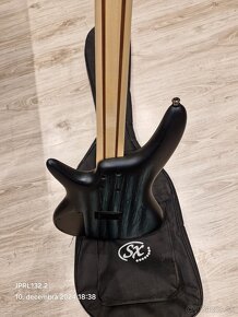 Predám bass gitaru ibanez SR300 - 4