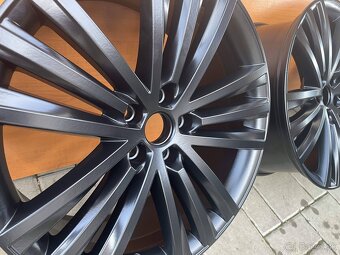 SIRIUS schwarz orig.skoda Superb3V  5x112  8j x19   ET 44 VW - 4