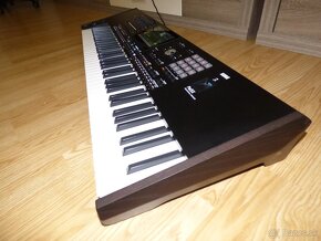 Korg PA5x-76. - 4