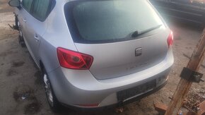 Seat Ibiza 1,2 benzin,2010,havarovane - 4