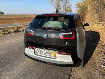 BMW i3 60 AH REX FULL výbava Strešné Okno - 4