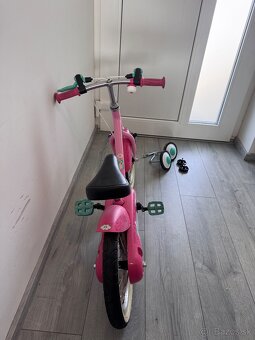 Detsky bicykel decathlon s pomocnymi kolieskami - 4