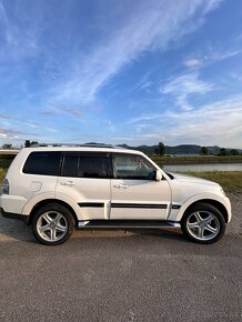 Mitsubishi Pajero 4 3.8l MIVEC - 4